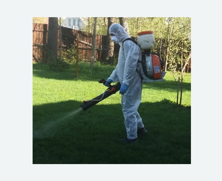 Обработка территории от клещей в Суворове